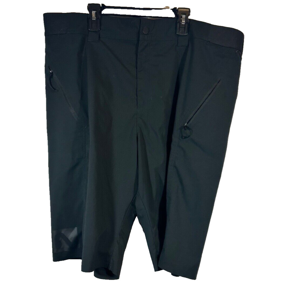 Flylow Shorts Mens 40 Black Trail Hiking Outdoor Biking Lightweight D43